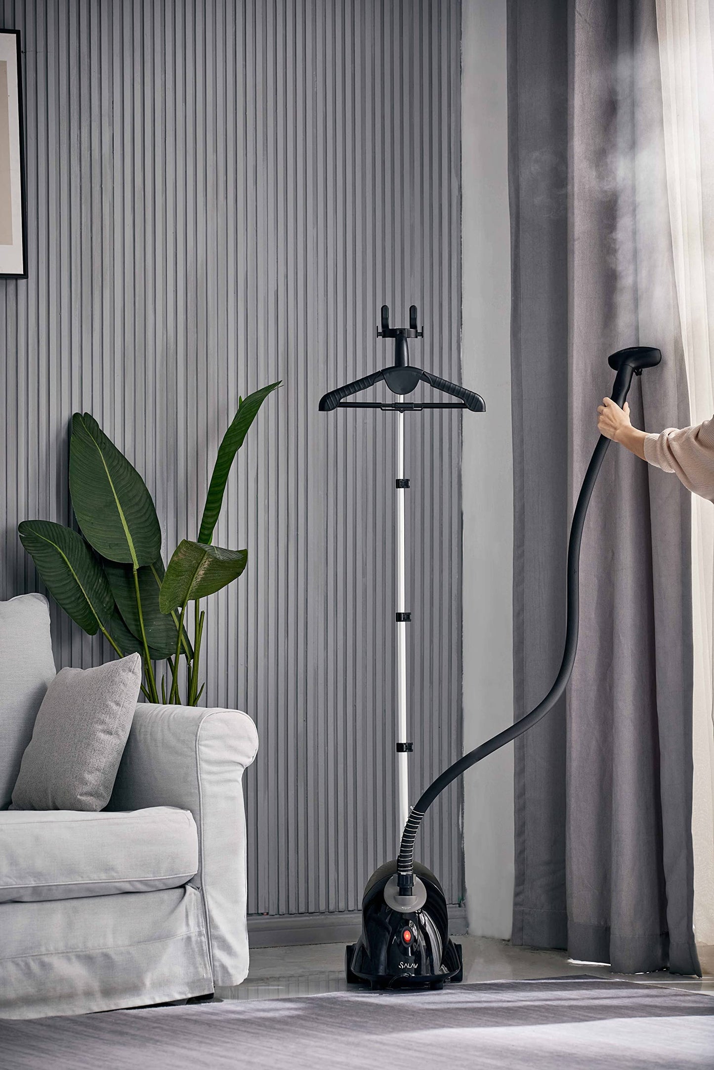 Professional Garment Steamer with Continuous Steam Output